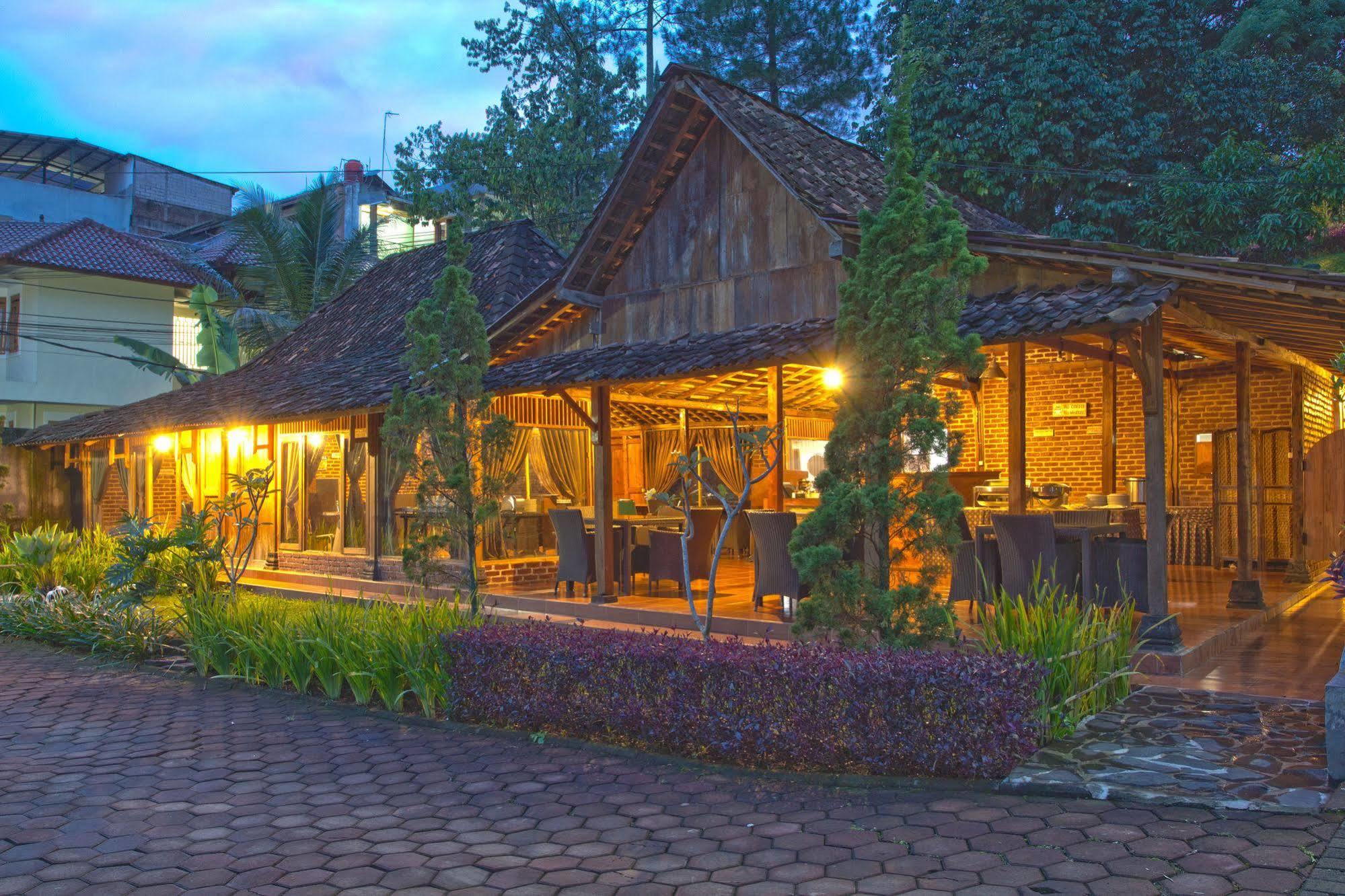 Hotel Lotus Bandung Exterior foto